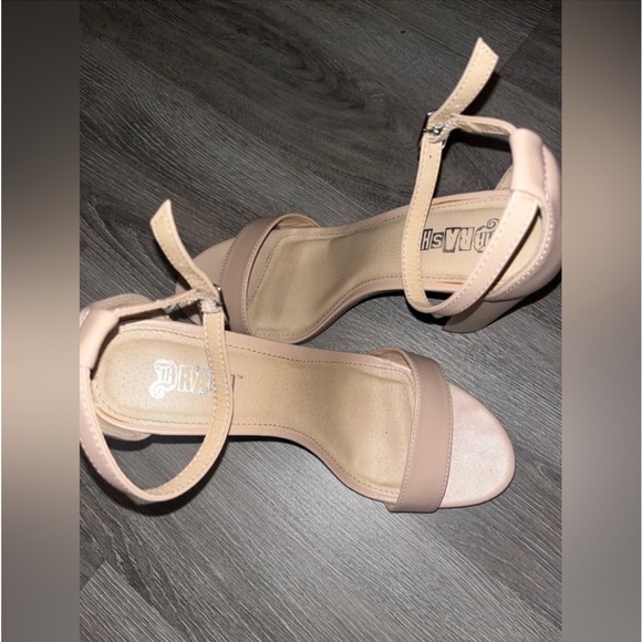 Brash nude heels - Picture 8 of 8